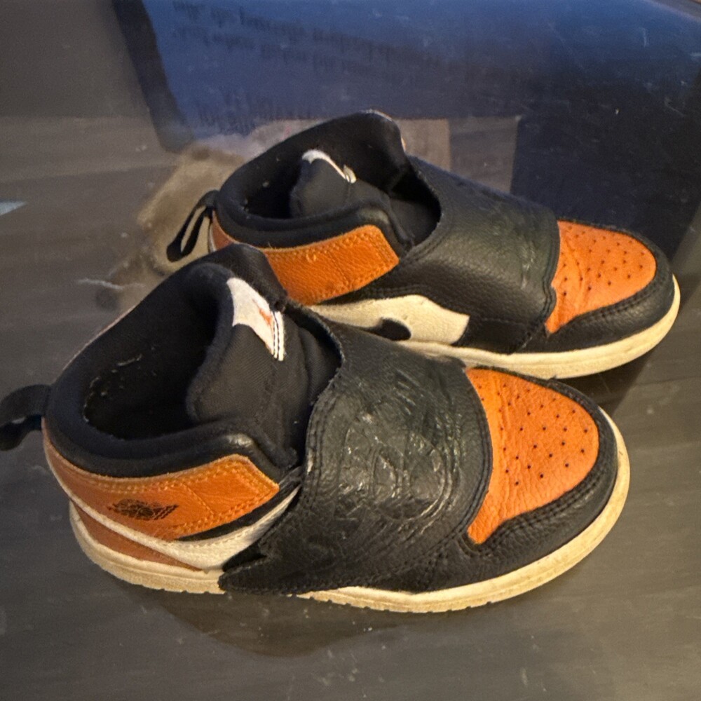 Size 10C Nike Boys Sky Jordan 1 BQ7196-008 Orange Basketball Shoes Sneakers